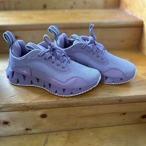 Reebok sneaks sz 7.5